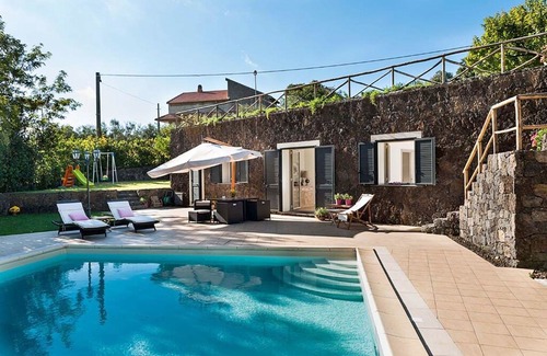 Ragalna Villa | Luxurious Villa in Ragalna with Private Pool