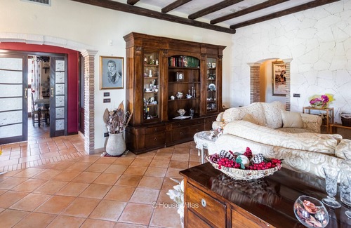 Gallina Villa | Luxury Garden - Two Bedroom Villa, Sleeps 6