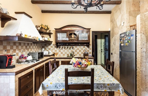 Gallina Villa | Luxury Garden - Two Bedroom Villa, Sleeps 6