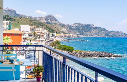 Giardini Naxos Apartment | Mari Sea Home-Mediterranean Room