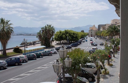 Milazzo House | Marina House