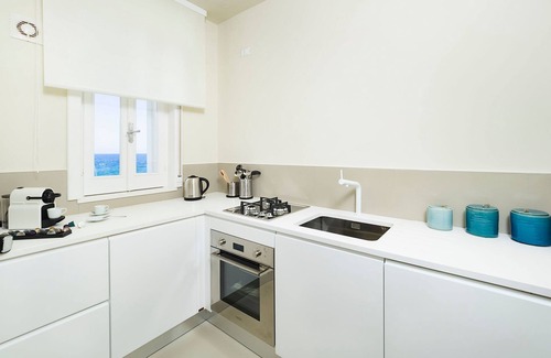 Fontane Bianche Villa | Mariol - 4 People, Jacuzzi, on the Sea, Garden, Wifi, A/C