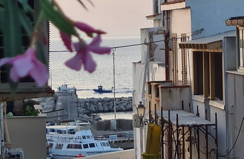 Terrasini Apartment | Mediterranean apartment with terrace
