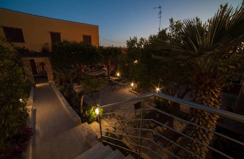 Custonaci House | Motel ∙ 8 guests