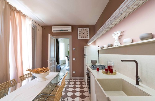 Trapani City Centre House | My Rental Homes - Dimora Simona with panoramic terrace and views of sea and Dome.