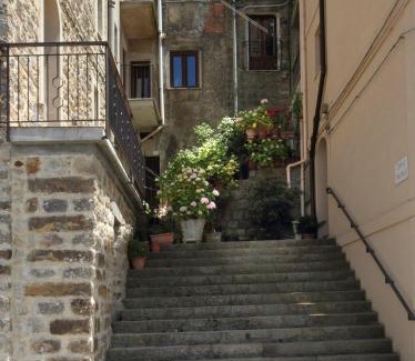 Geraci Siculo House | Notti O' Tunn Luxury Rooms in centro