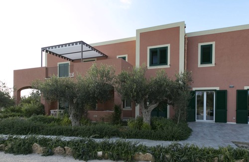 Paceco House | Olea Court Resort