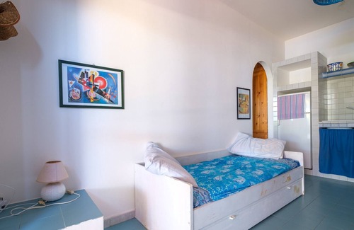 Vulcano Porto House | Pet-Friendly Holiday Home Lentia G4 with Pool, Tennis Court & Garden