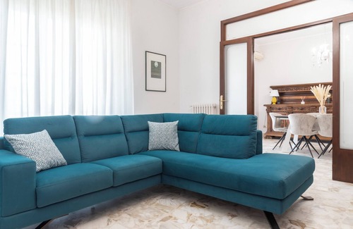 Picanello-Ognina-Barriera-Canalicchio Apartment | Prestigious 4 rooms with Netflix and Metro nearby