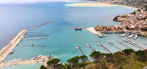 Alcamo Marina Apartment | Romantic apartment with sea view in Alcamo - Terrace & BBQ