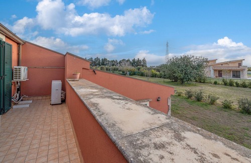 Syracuse Apartment | Room 'Al Palmento Relais - Chardonnay R10' with Shared Pool, Wi-Fi and Air Conditioning