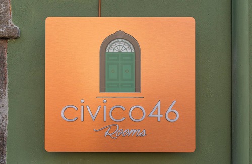 Santa Maria di Licodia Apartment | Room 'Civico 46 - Green' with Shared Terrace, Wi-Fi and Air Conditioning
