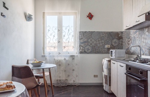 Agrigento Apartment | Room 'Stanza Fiore' with Wi-Fi and Air Conditioning