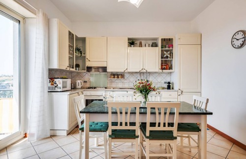 Monte Po-Nesima-San Leone-Rapisardi Apartment | Roomy and Bright Apartment with Balconies x6