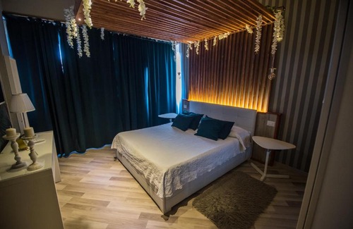 Catania City Centre House | Saṃsāra & Nirvana Suite