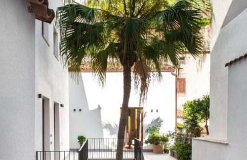 Cefalu Apartment | Salvatore Spinuzza House in Palazzo Botta 3 minutes from the cathedral