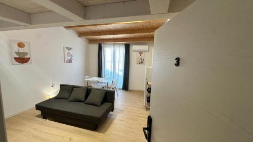 Oliveri Apartment | Sicynum