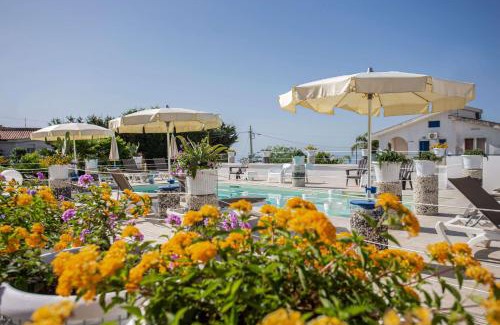 Fontane Bianche Apartment | Small Luxury apartments Pool and sea view - Stella Del Mare