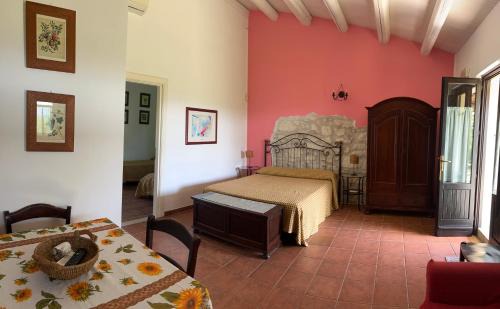 Syracuse House | Soleluna