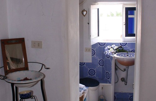 San Vincenzo Apartment | Stromboli, Panoramic House for Travelers
