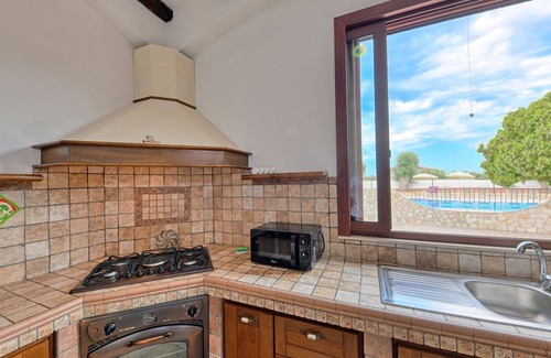 Syracuse Villa | Stunning private villa for 5 guests with private pool, WIFI, A/C, TV, terrace and pets allowed