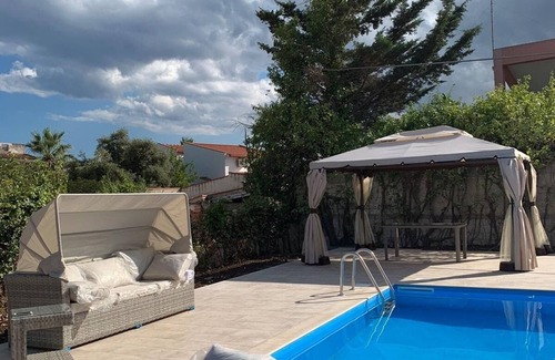Fontane Bianche Villa | The Blue Pearl of White Fountains.