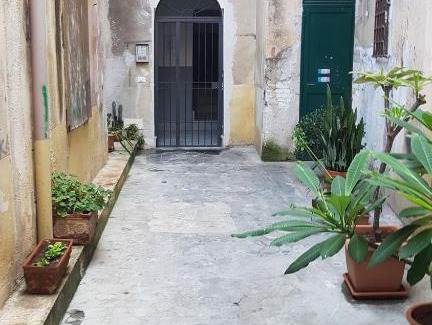 Castellammare Vucciria Apartment | " THE LOFT " sea view old historic center wifi