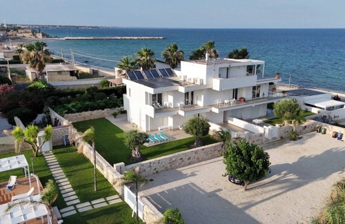 Avola Villa | The San Carlo Puntocom Paradiso, sea ​view, with swimming pool and parking