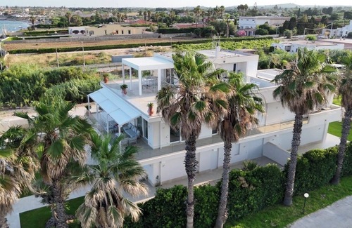 Avola Villa | The San Carlo Puntocom Paradiso, sea ​view, with swimming pool and parking