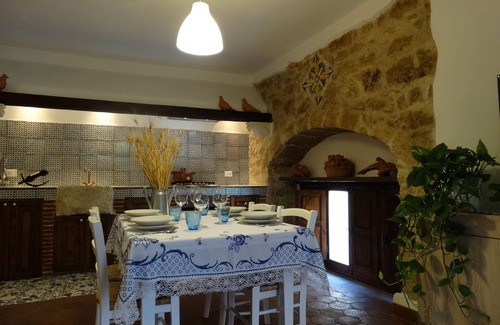 Pachino House | The sandstone holiday home