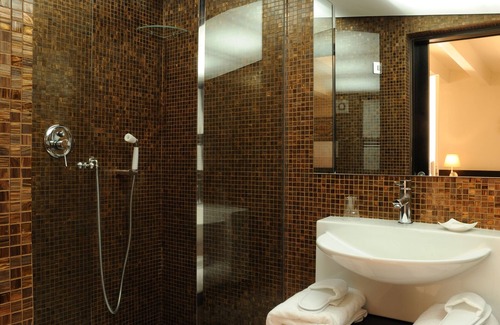 Borgo Vecchio Hotel | Ucciardhome Grand
