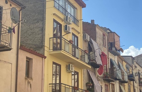 Castelbuono House | Umberto primo rooms Short-term rentals castelbuono