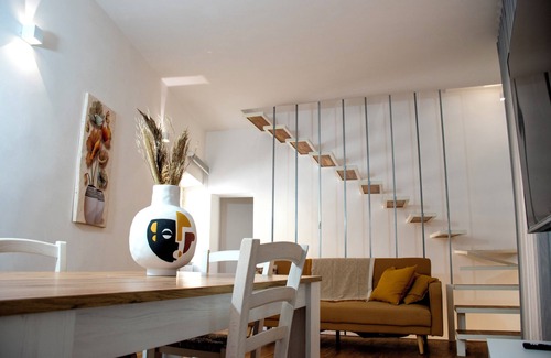 Agrigento Apartment | Urban Chic Apartment offers all the comforts in the center of Agrigento.