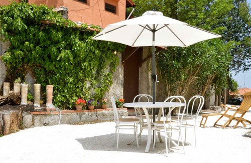 Viagrande Apartment | Villa Bonaccorso - Il Casotto "Bouganville"