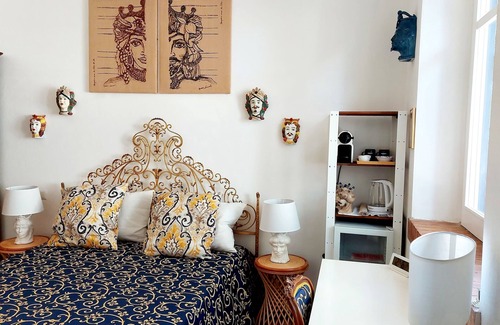 Capo Zafferano Bed & Breakfast | Villa Flavia Holidays - Room "The Moors", 50 meters from the sea
