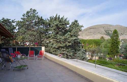 Mondello Villa | Villa Flores a Mondello by Wonderful Italy