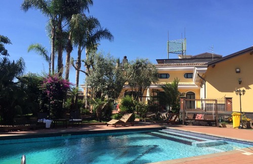 Aci Sant'Antonio Villa | Villa Gialla dell'Etna
