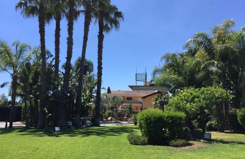 Aci Sant'Antonio Villa | Villa Gialla dell'Etna