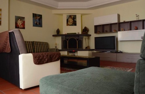 Aci Sant'Antonio Villa | Villa Gialla