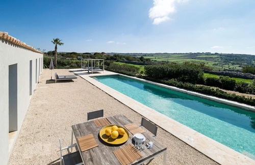 Ragusa Villa | Villa Gilestra - Three Bedroom Villa, Sleeps 6