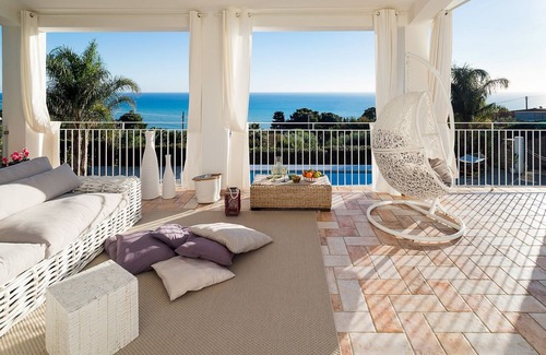 Licata Villa | Villa Licata for 6 People, Pirvate Pool, Sea View, WiFi, A/C, Garden, Best of Sicily