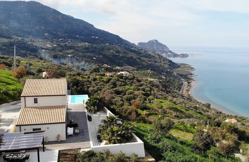 Cefalu Villa | Villa Luna 8, Emma Villas