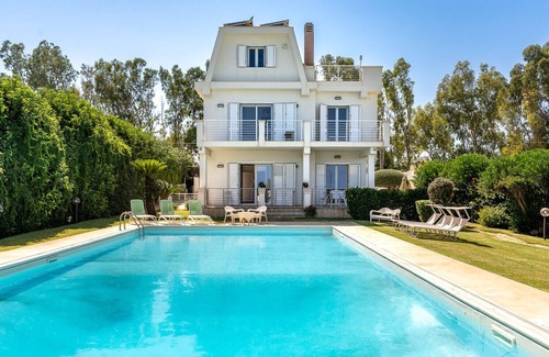 Carrozziere Villa | Villa Maddalena by Wonderful Italy