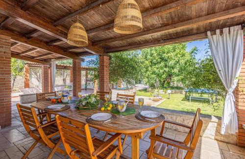 Santa Maria del Focallo Villa | Villa Marzallo by Villa Plus