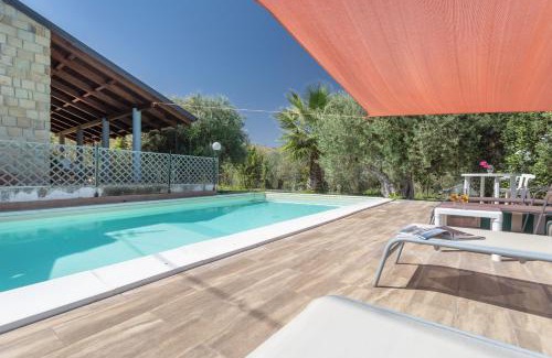 Termini Imerese Villa | Villa Mendolia Hot Pool and Design