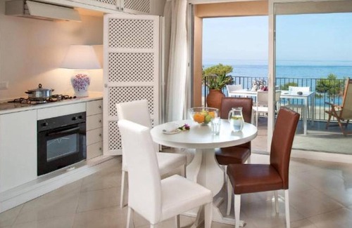 Mazzeo House | Villa Oasis Residence