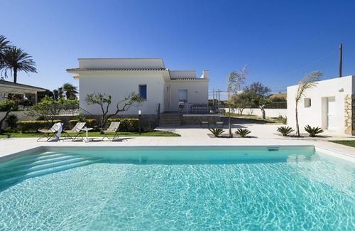 Marsala Villa | Villa Rita