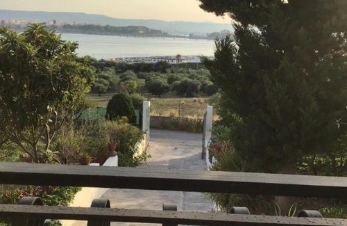 Augusta House | Villa Rosa granatello