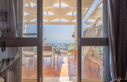 Porto Palo House | Wonderful private villa for 6 guests with WIFI, A/C, TV and terrace