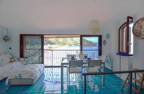 Scilla House | 1 bedroom stunning home in Scilla